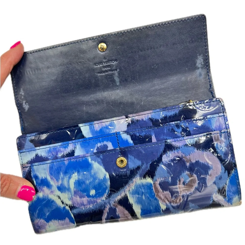 Louis Vuitton Ikat Floral Monogram Vernis Sarah Long Wallet in Grand Bleu